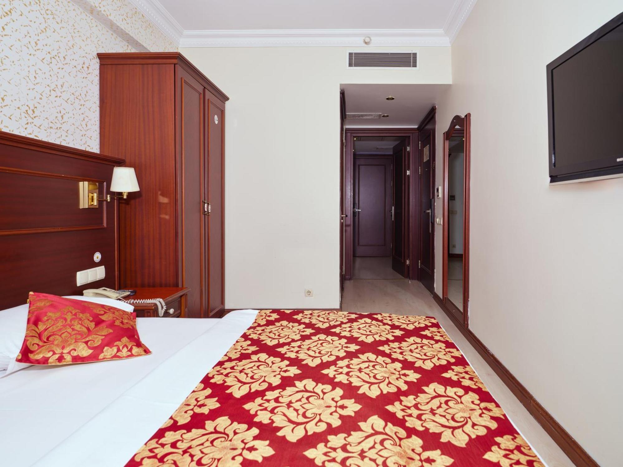 Istanbul Newcity Hotel Exterior photo