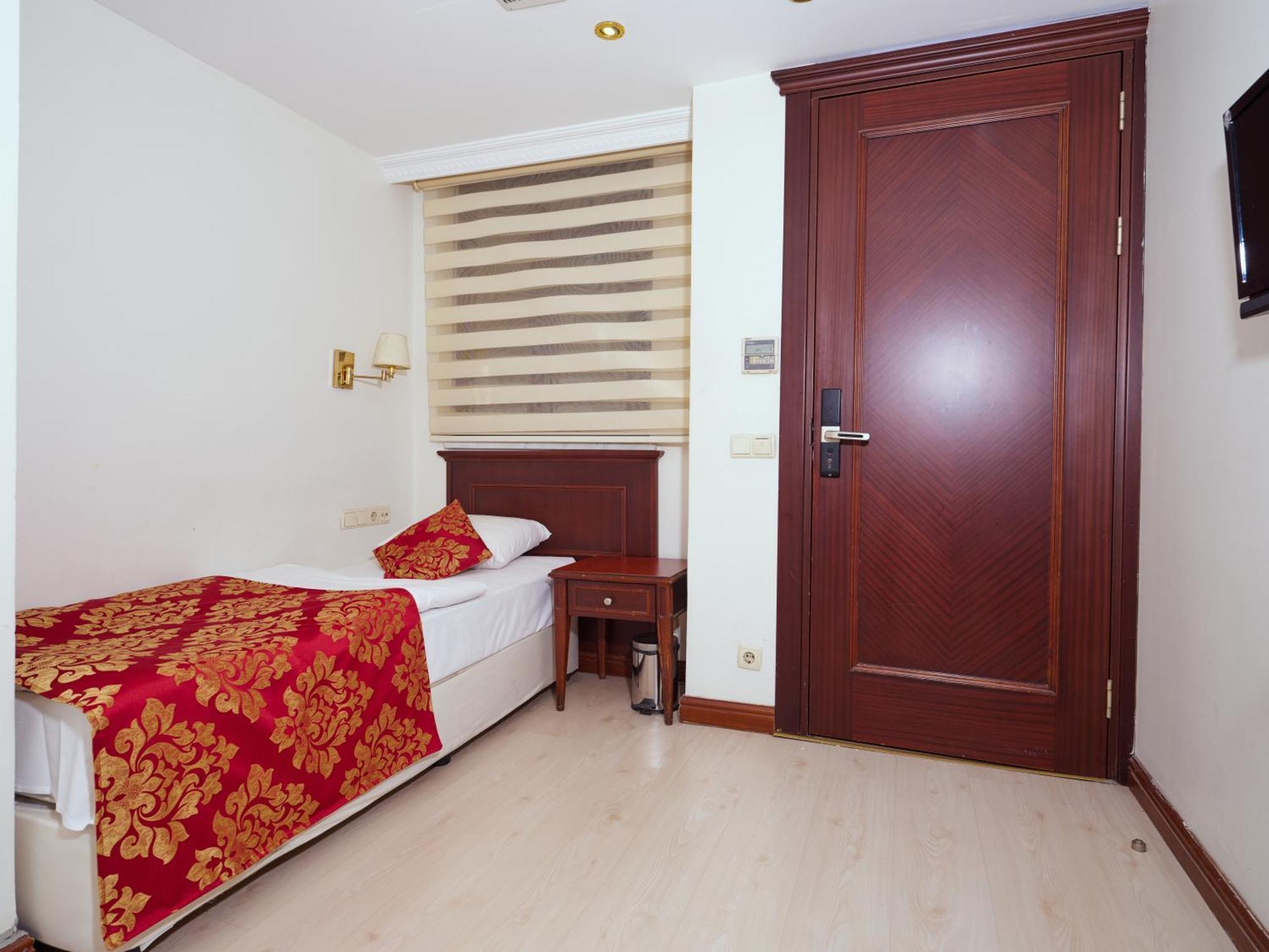 Istanbul Newcity Hotel Exterior photo