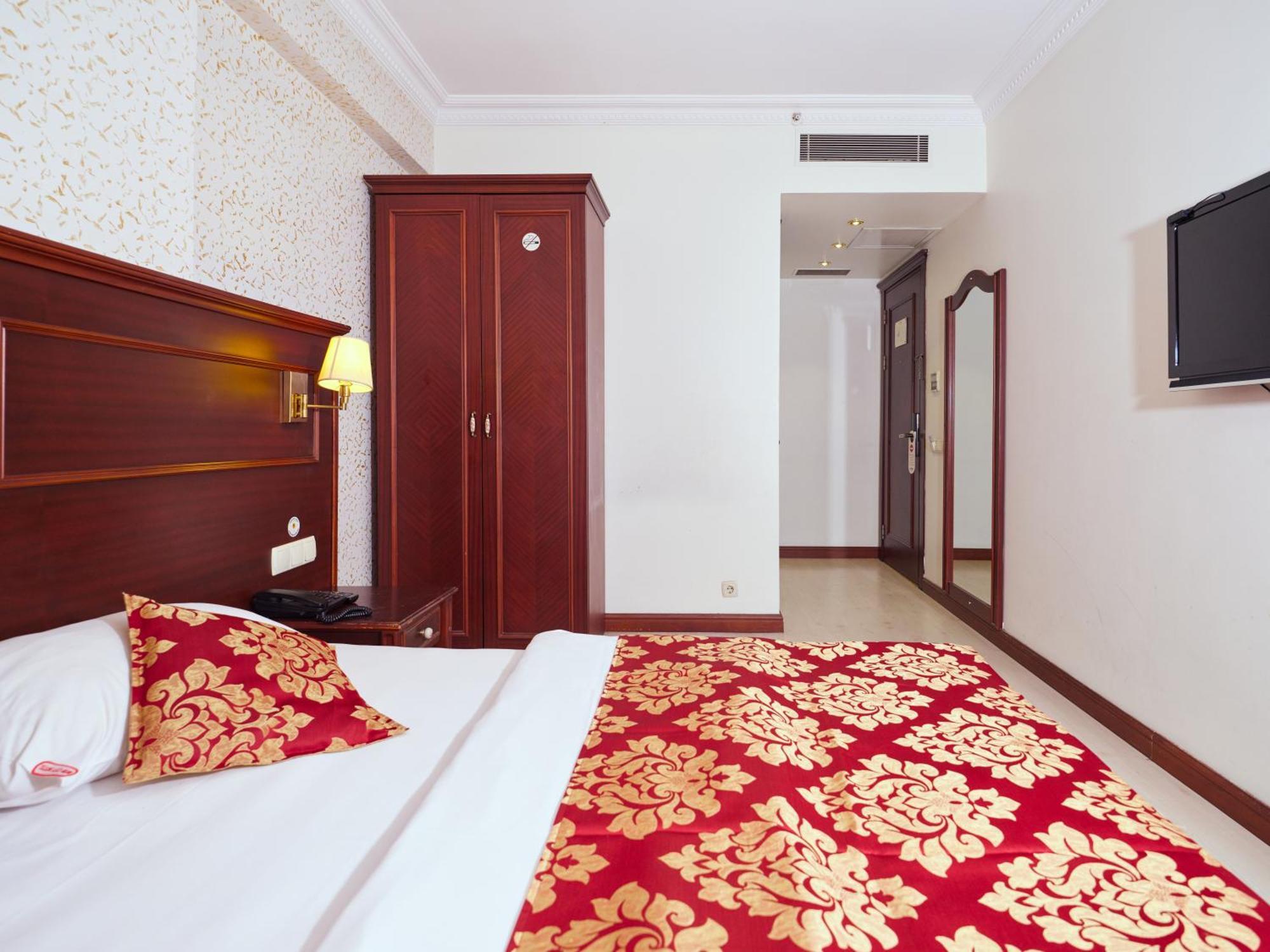 Istanbul Newcity Hotel Exterior photo